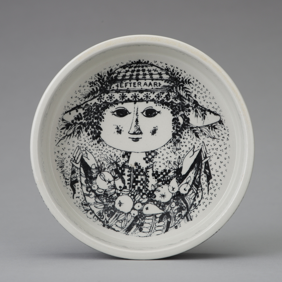 Four Seasons Series, Black White Dish-Efteraar(Autumn)