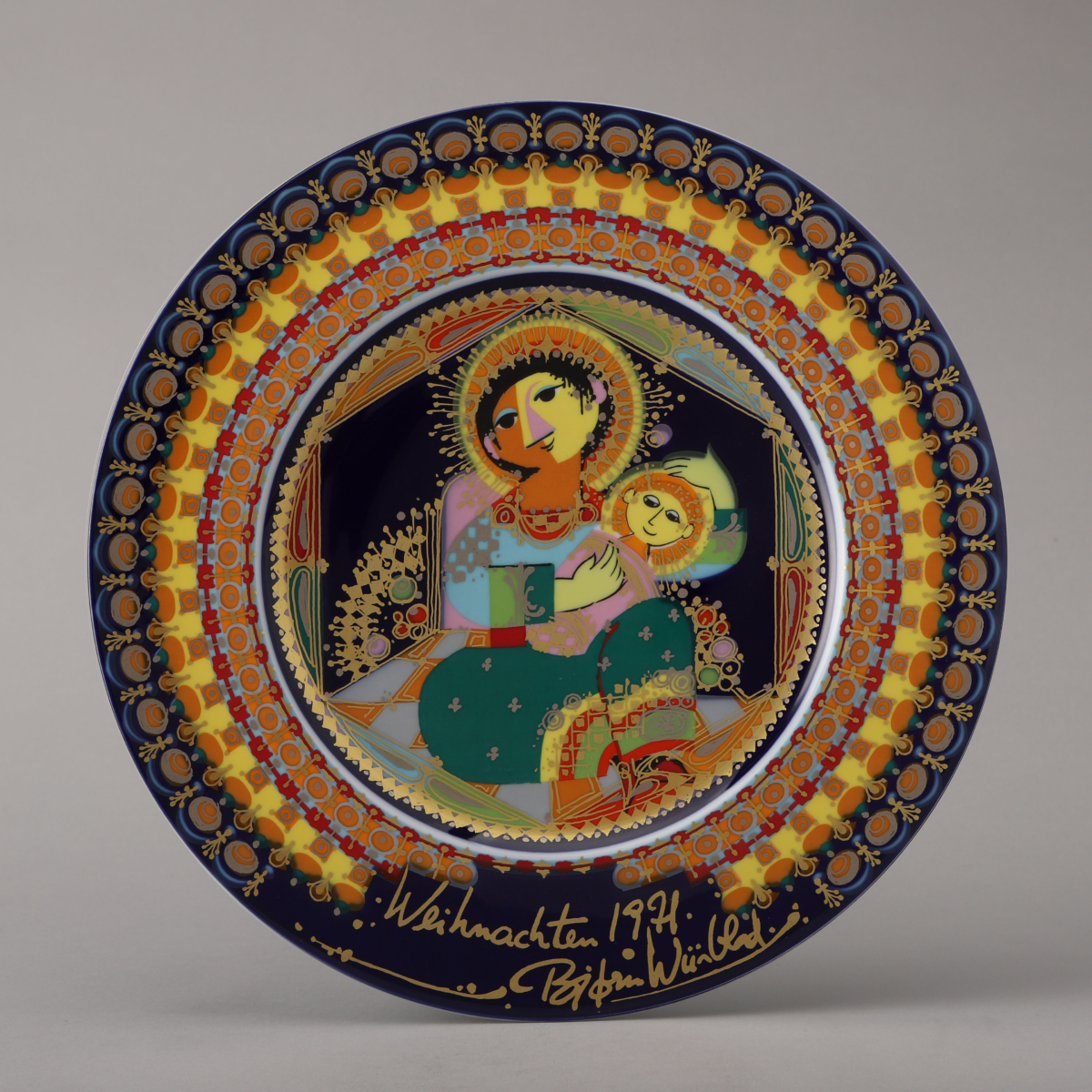 Weihnachtsteller (Christmas Plate) 1971 "Mary with baby Jesus"