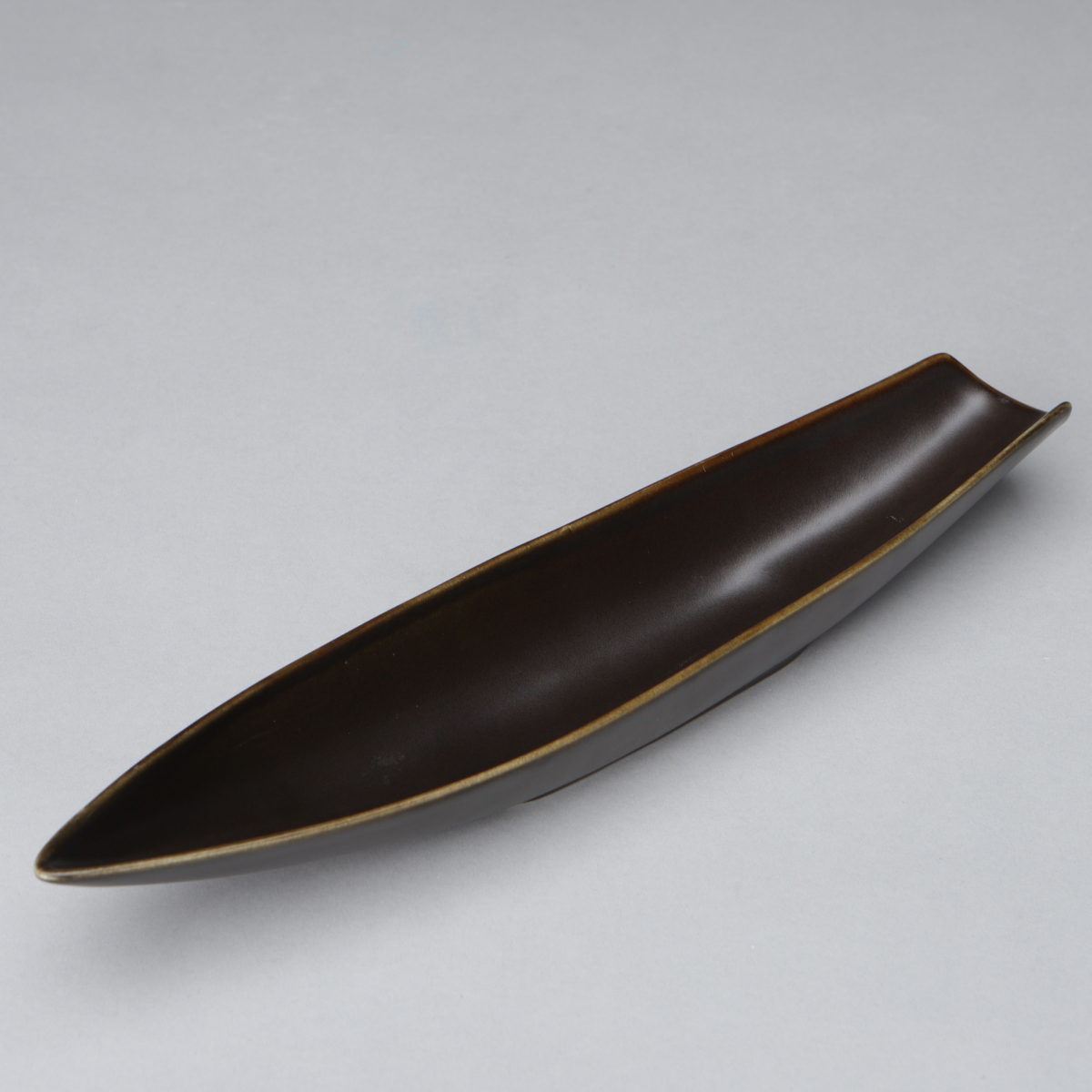 "Endiv" Series Black Dish