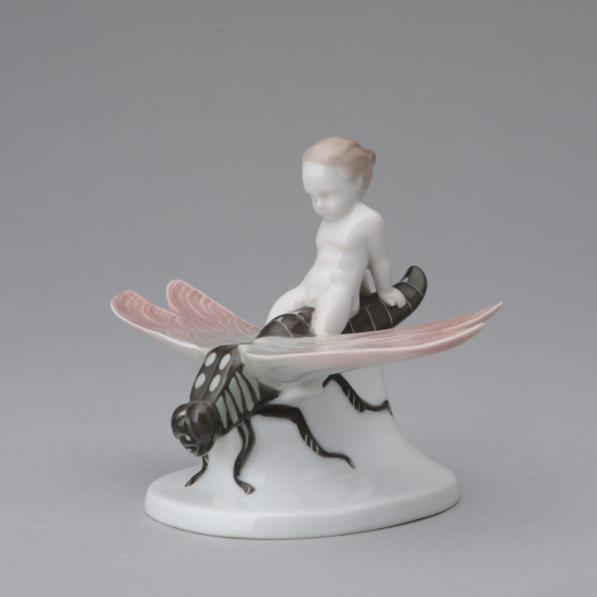 Putto auf Libelle (Putto on Dragonfly)