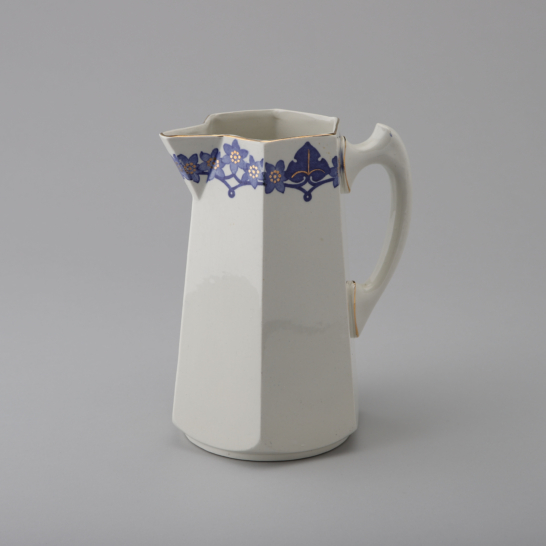 Gilded 'Blåsippa(blue sippa) Oval Plate