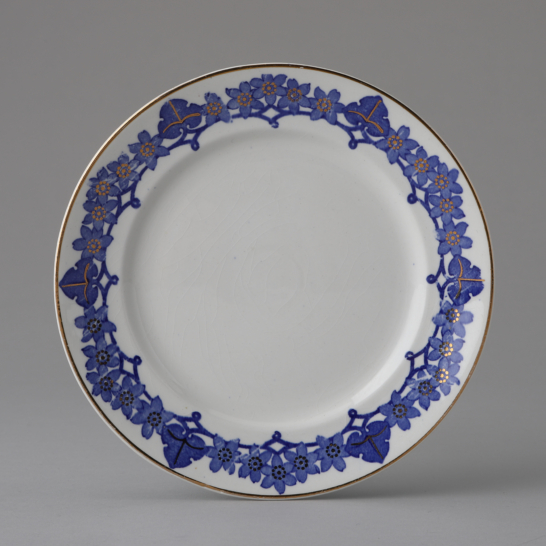 Gilded 'Blåsippa(blue sippa) Plate