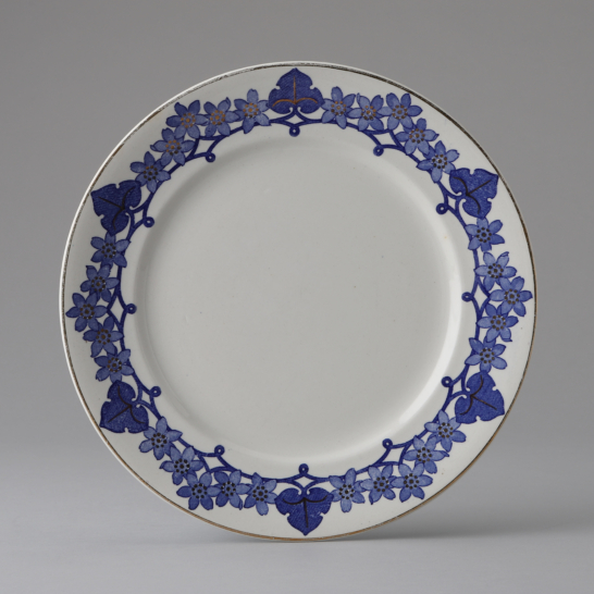 Gilded 'Blåsippa(blue sippa) Plate