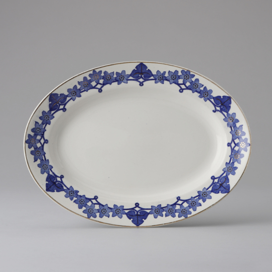 Gilded 'Blåsippa(blue sippa) Oval Plate