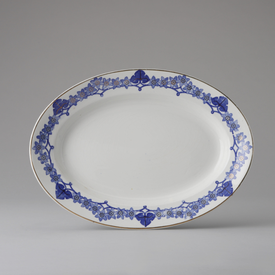 Gilded 'Blåsippa(blue sippa) Oval Plate